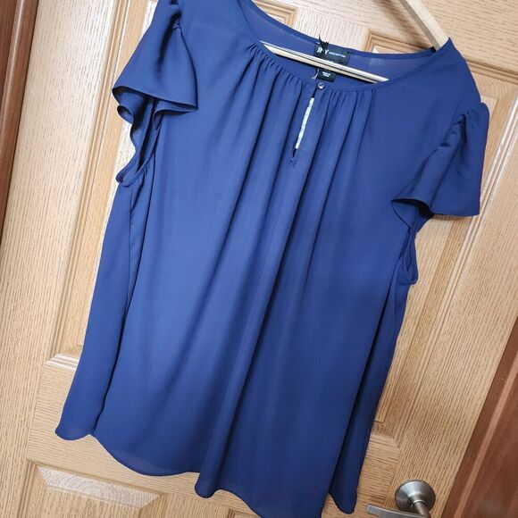 Jones New York JNY Plus Size 2X Navy Blue Flutter Cap Sleeve Flowy Blouse NWT - Picture 2 of 9